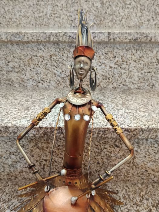 Estátuas de metal artesanais