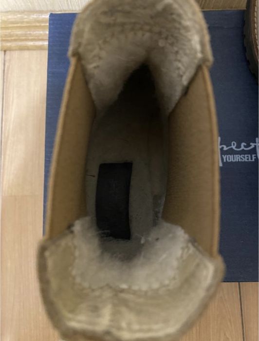 Замшеві ботинки.