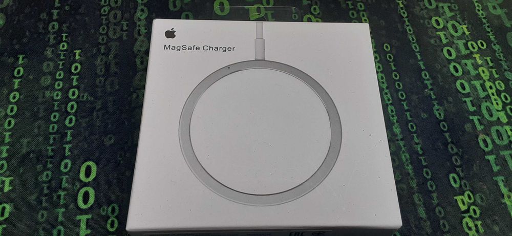 Ładowarka Bluetooth Apple model 2140
