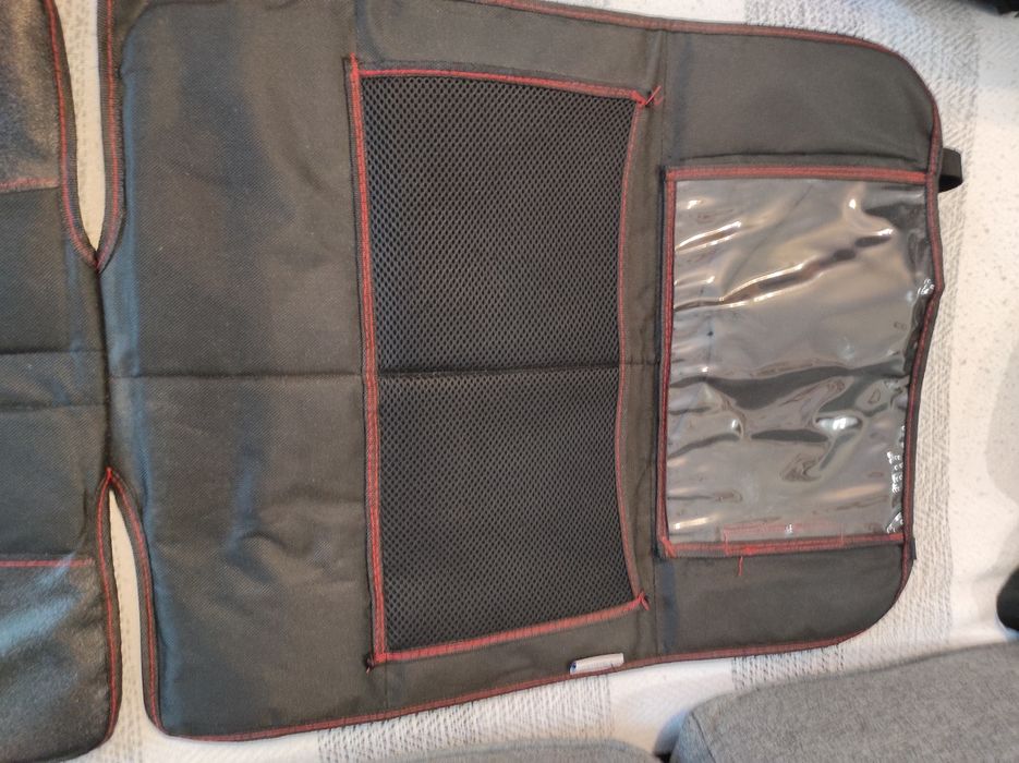 Ochraniacz mata Axkid Deluxe do samochodu