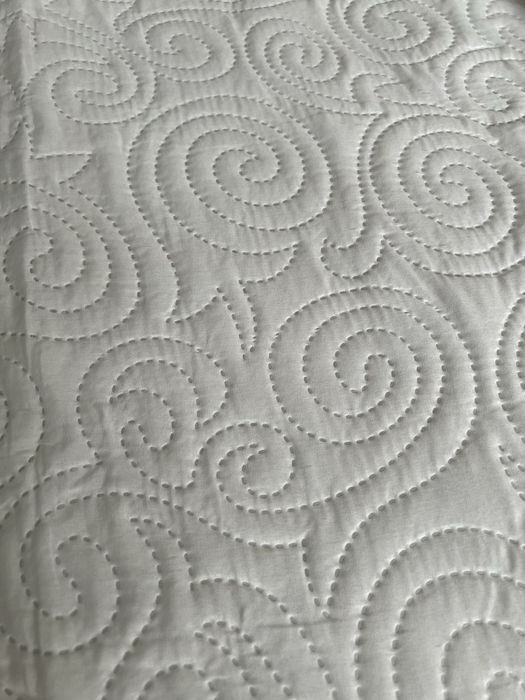 Okazja! Nowa Biała nowoczesna Narzuta 240x220 na łóżko tłoczony wzór