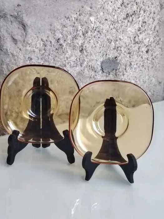 Lote 2 Pratos Quadrados Vereco – Vidro Âmbar Vintage