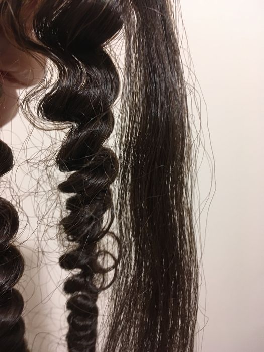 Натуральные волосы.