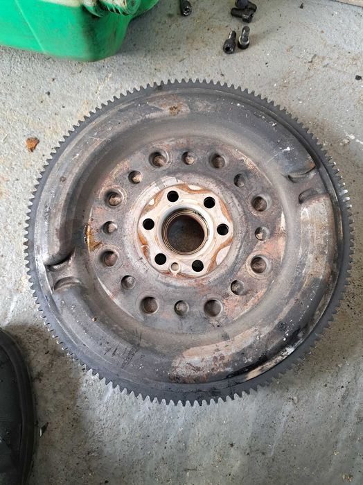 Sprzęgło  dwumasowe  tarcza docisk Audi A4 B7 1.9 tdi