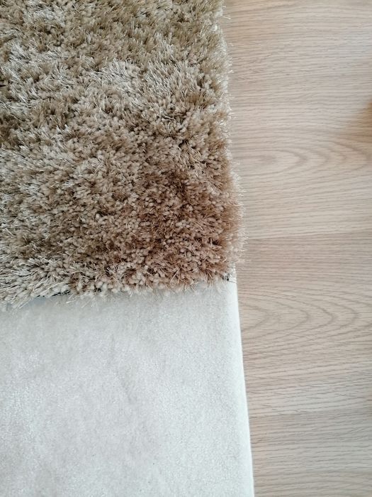 Carpete bege, escura, pelo alto, nova, 1,70x1,20 metros
