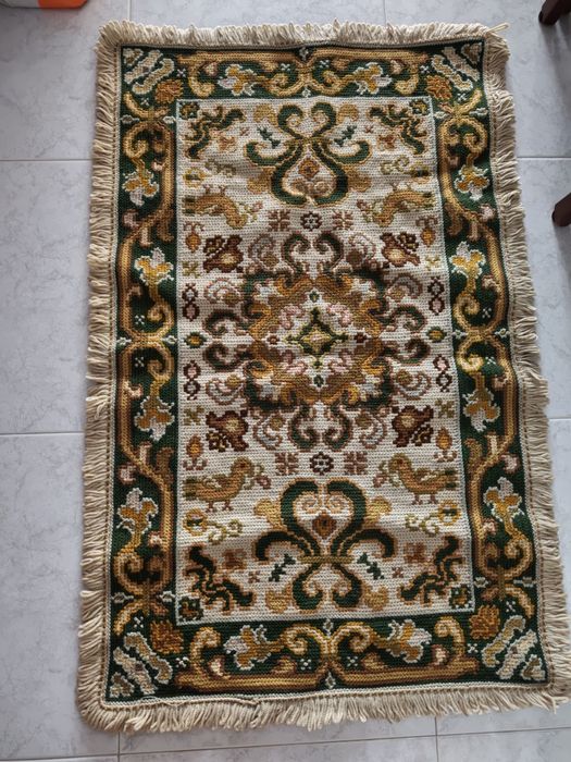 Tapete de Arraiolos de origem