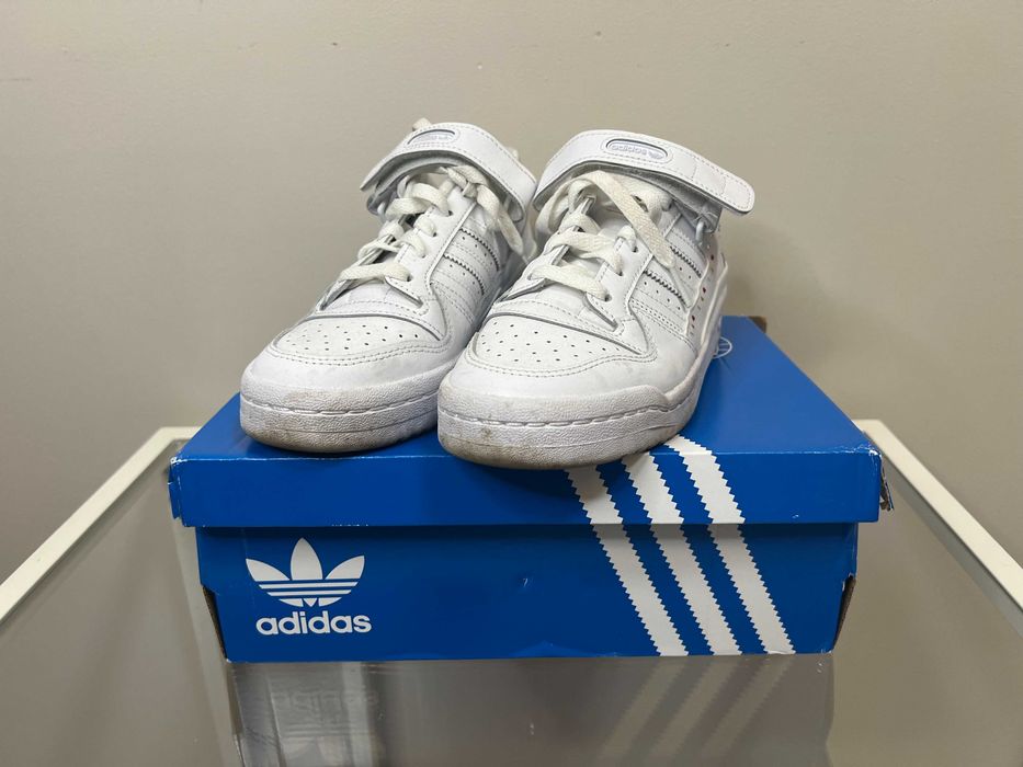 Białe buty Sneakersy Adidas
