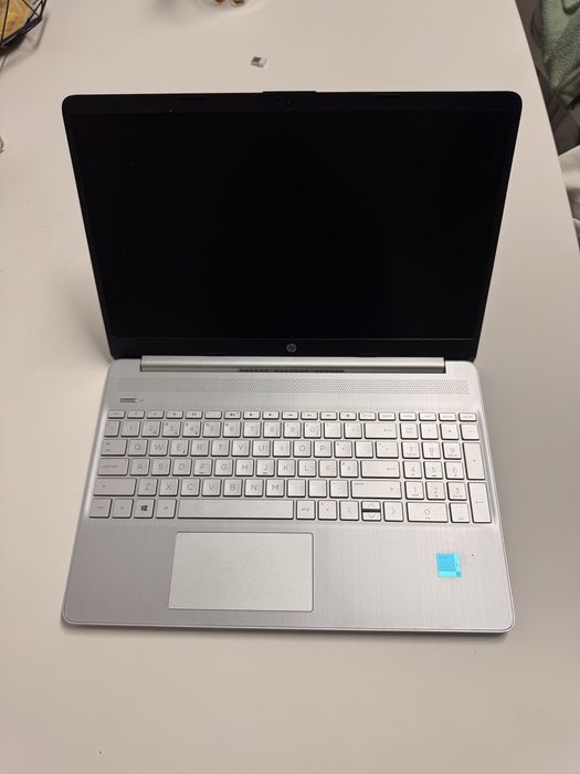 Portatil HP 15s- fq2000np