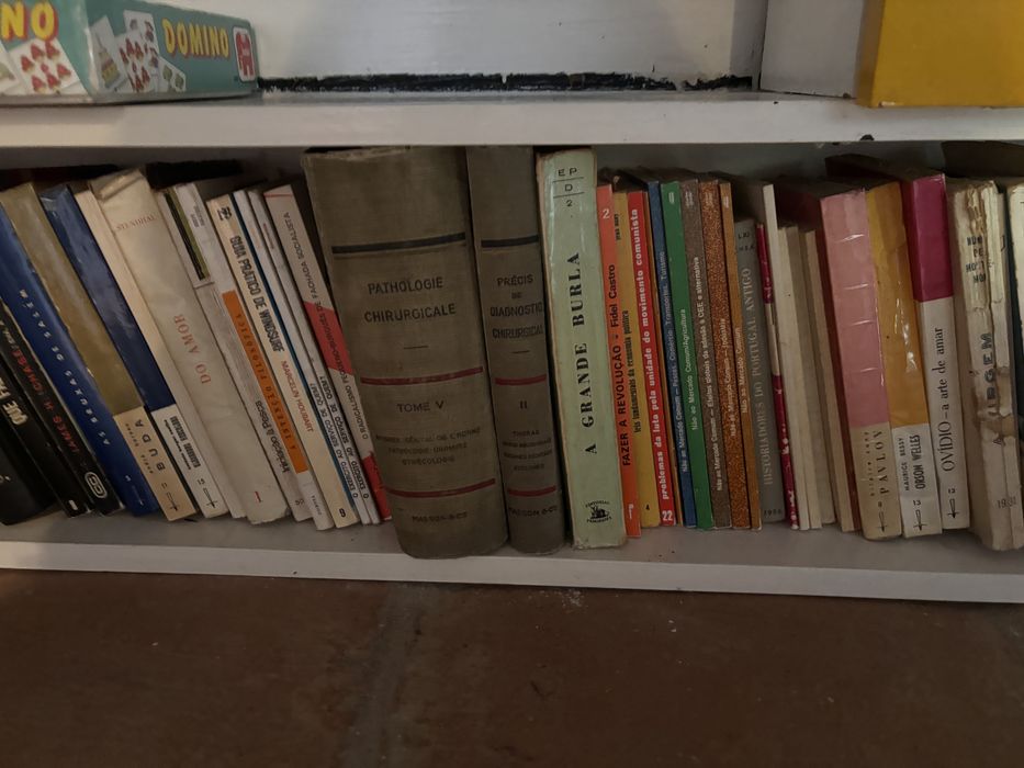 Livros de medicina e direito