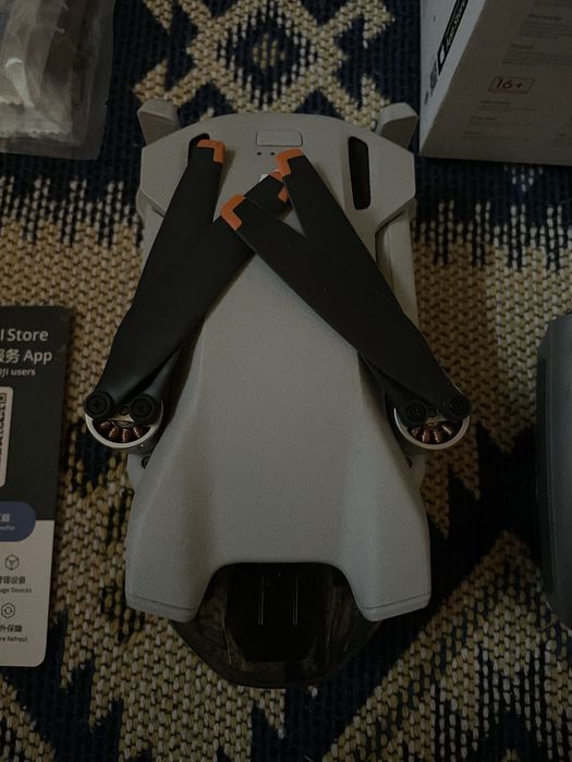 Dron DJI mini 3 jak nowy 21 cykli