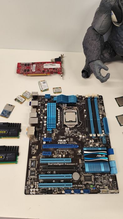 Материнська плата Asus P8P67 LE з процесором I5 3470 3.2 ghz