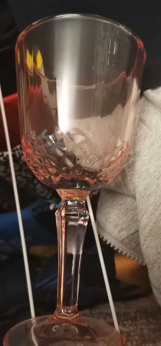 Kieliszki do wina 300ml nowe