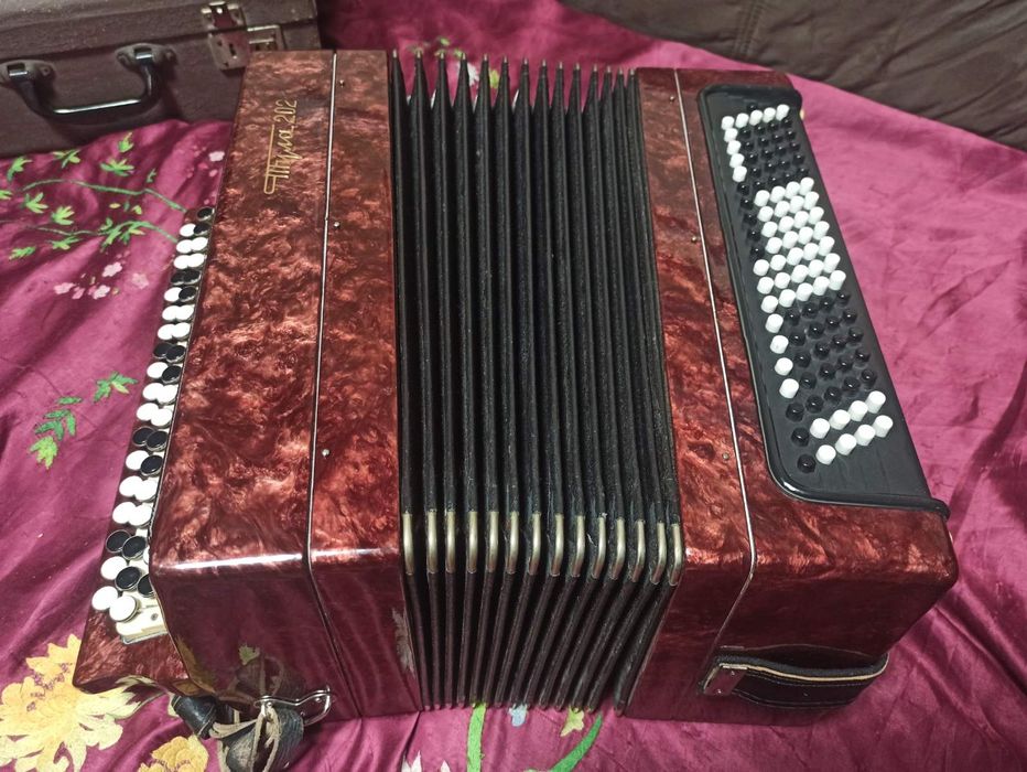 Баян Тула 202 в робочому хорошому стані