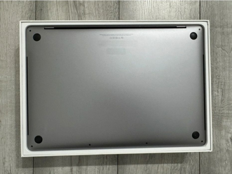 Apple MacBook Pro 15 512GB SSD 6 Core Intel i9