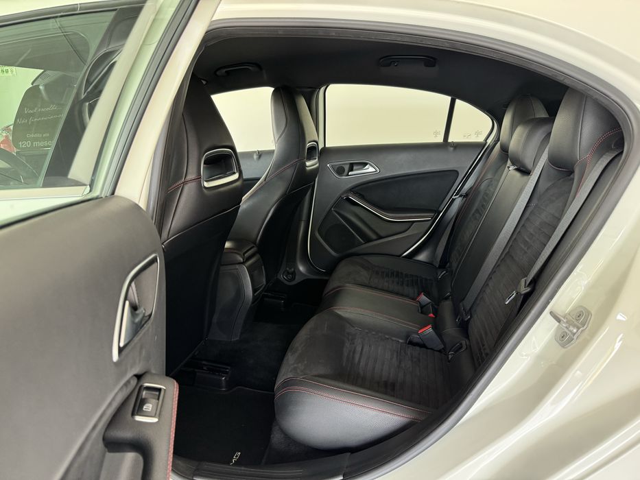 Mercedes-Benz A180 AMG Line