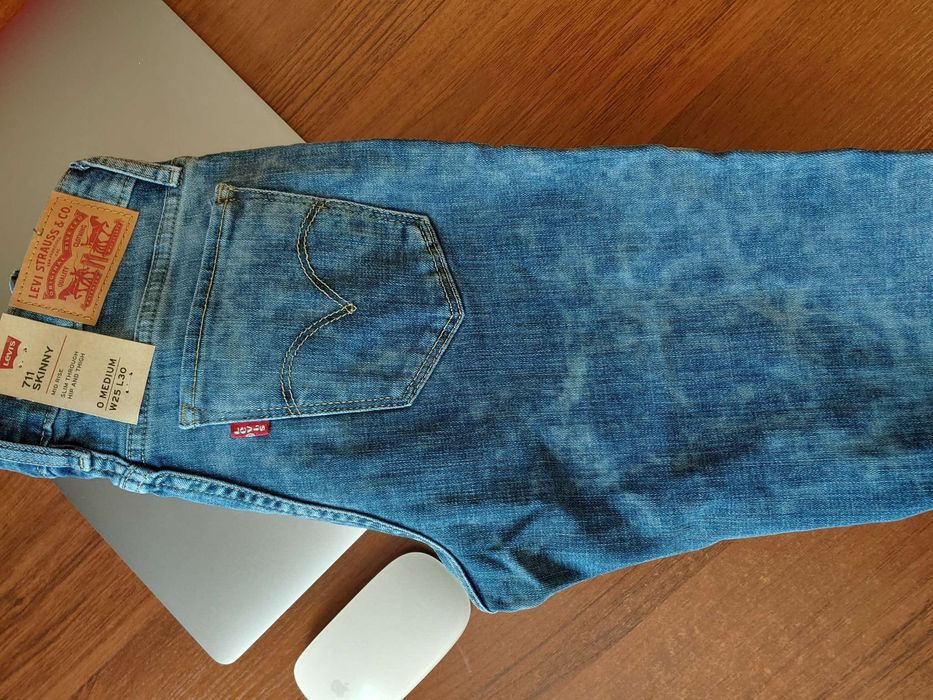 Джиниси Levi's , Universal Thread, Mango - оригінал