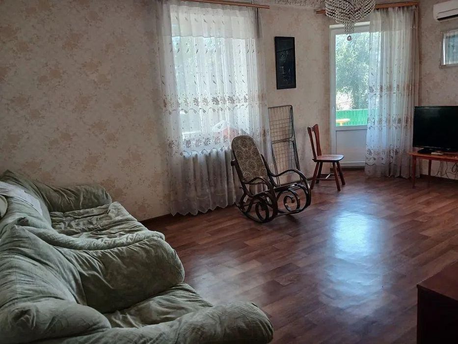 Продам 3-комн квартиру в районе Комсомольская ул.