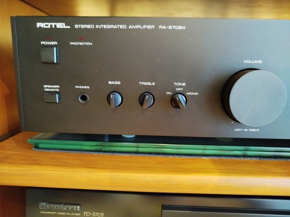 Amplificador Rotel   RA 870 BX