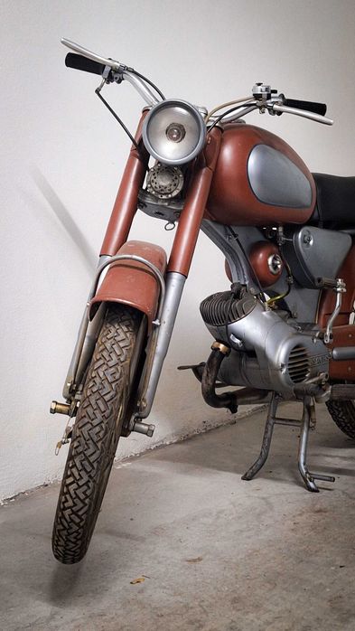 Motas CLÁSSICAS - Lebre e Sachs V5 Racing