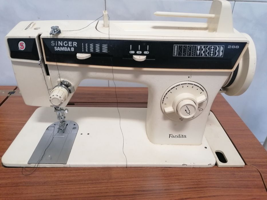Máquina de costura elétrica automática Singer SAMBA 8