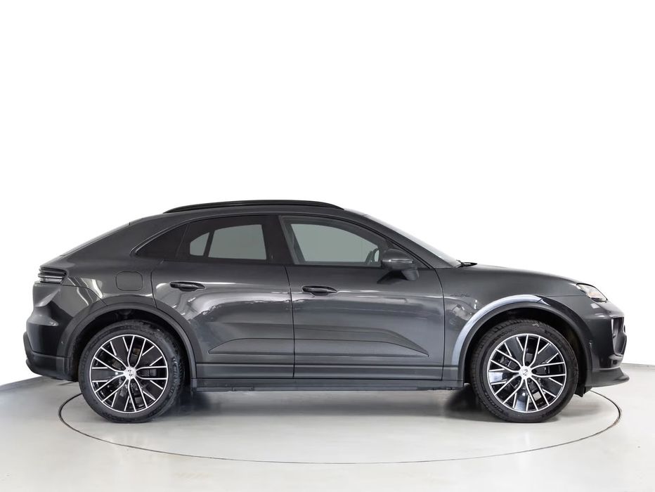 Porsche Macan Electric 4