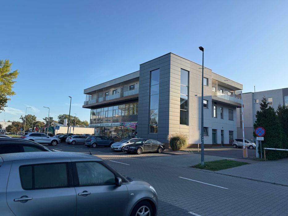 wynajmę w centrum Puław lokal handlowo usługowy 150m2