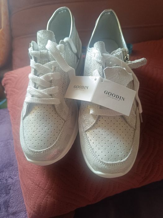 Buty srebrne nowe Goodin