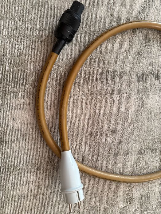 Cabo corrente van den hul