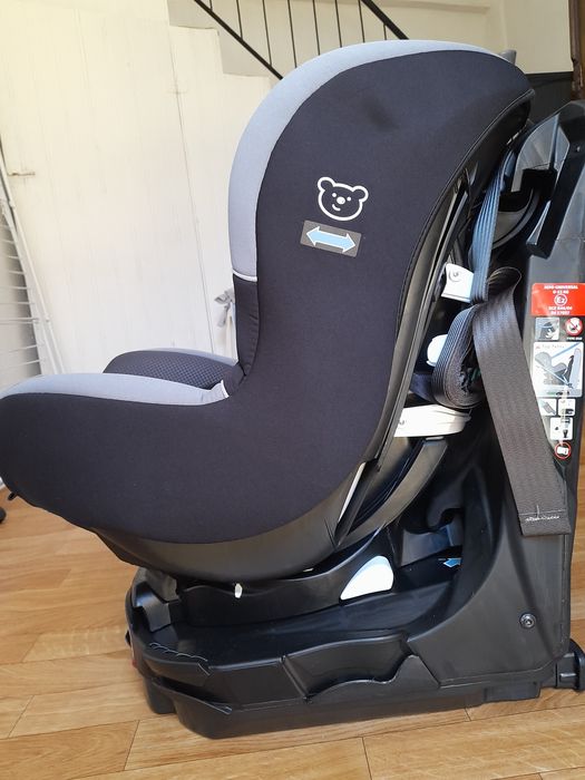 Cadeira de segurança para bebé.