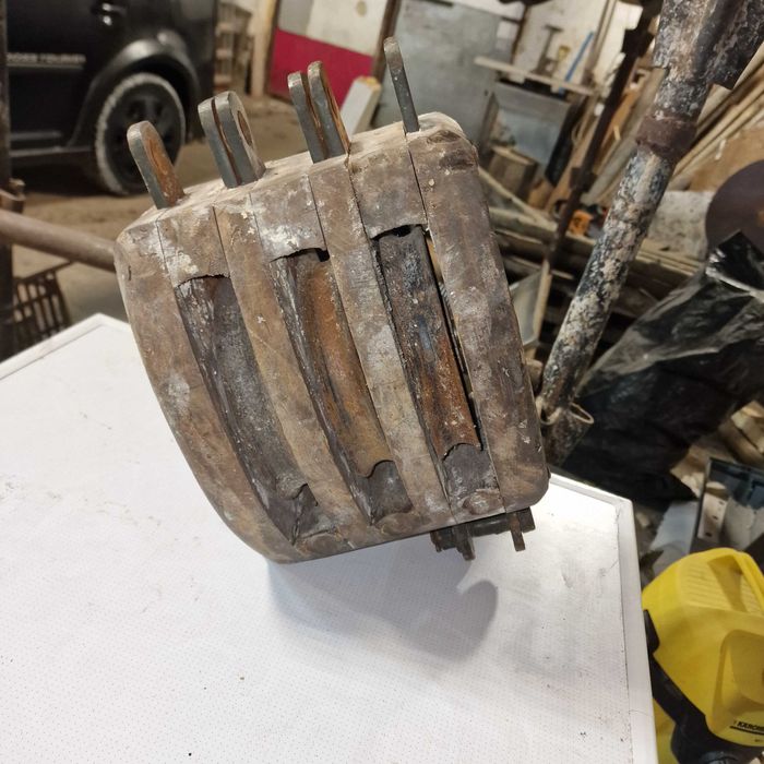 Stary bloczek żeglarski drewniany