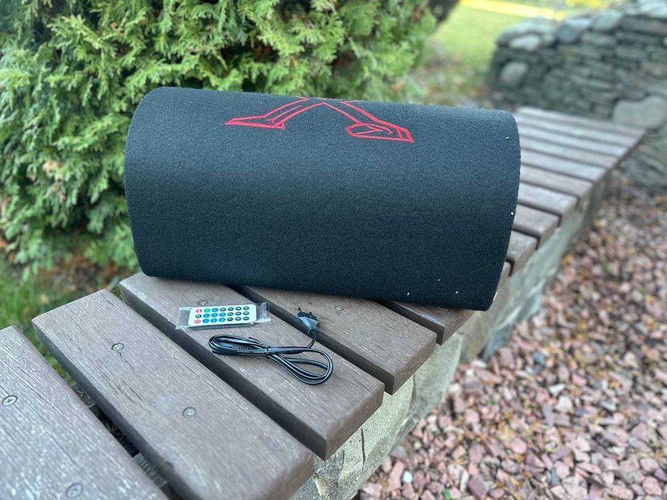 Автомобильный сабвуфер. Колонка. Акустика. Усилитель звука