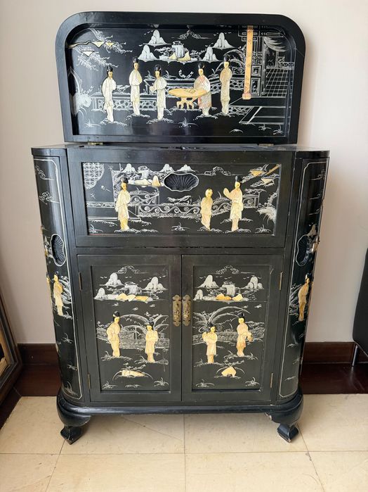 Mini bar Chinês com detalhes em Madre Pérola