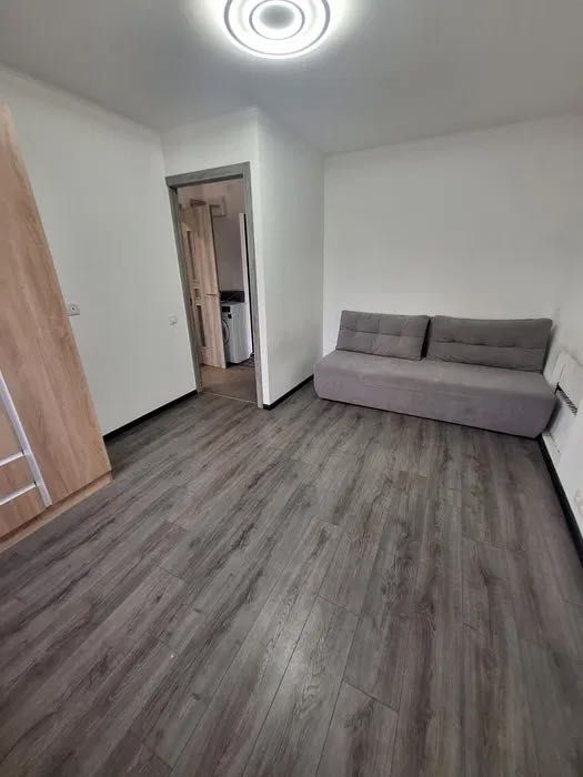 Продам 1-к квартиру Тополь