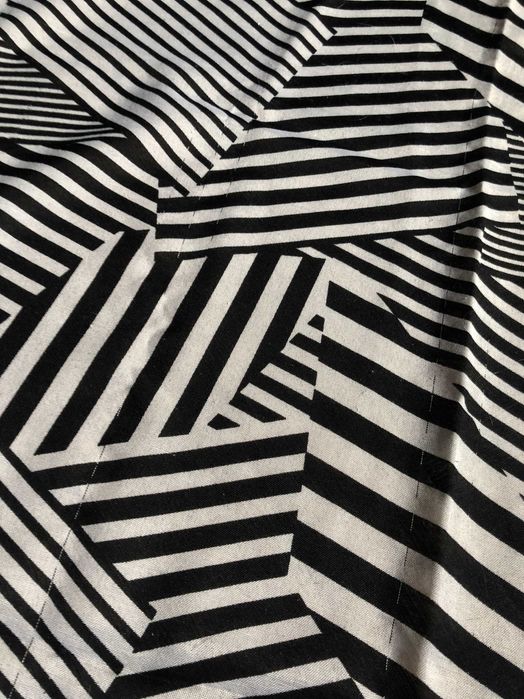 Tally Weijl cienka chusta geometryczny wzór 100x100 cm frędzle stan DB