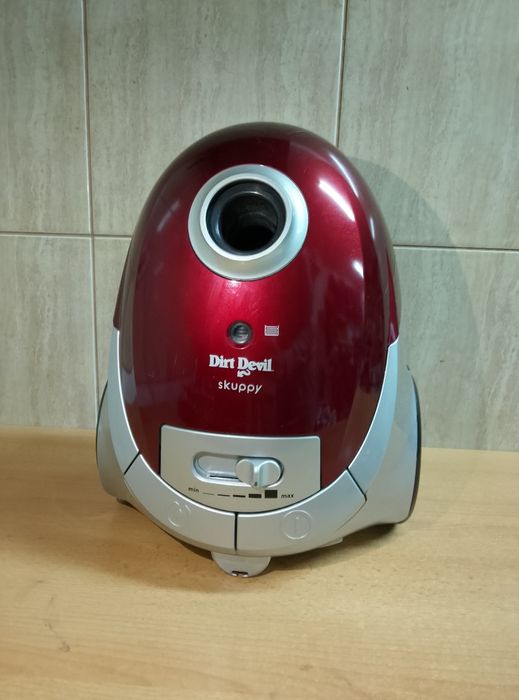 Odkurzacz Dirt Devil skuppy model M7011-1 moc 2000W
