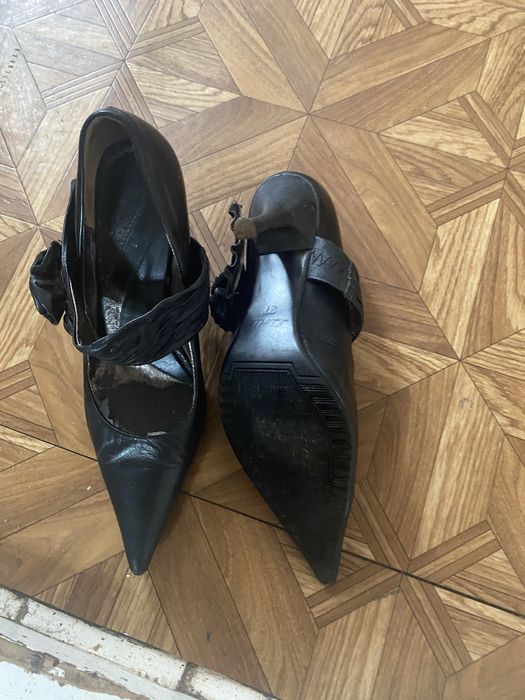 Туфлі човники шкіряні 37 розмір