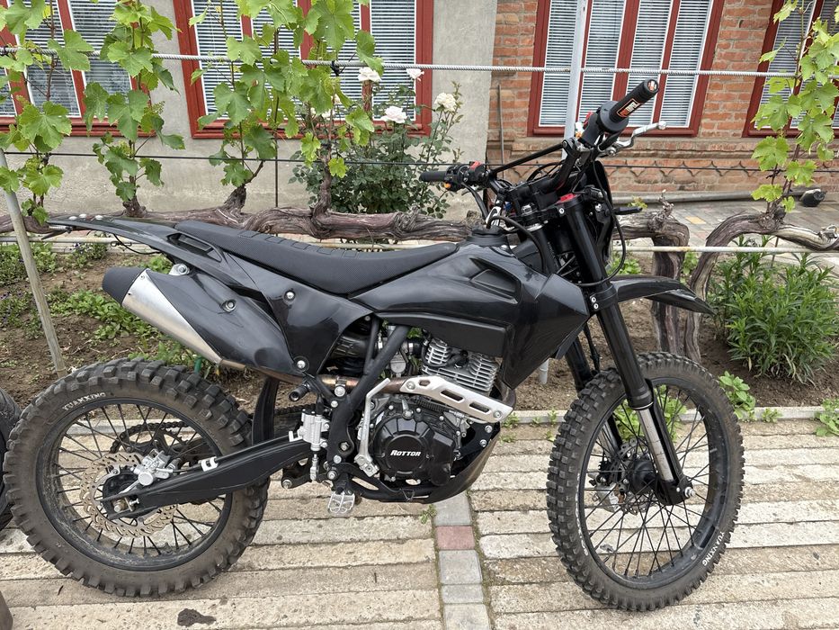 Продам мотоцикл Rottor Bronx 300 2024г