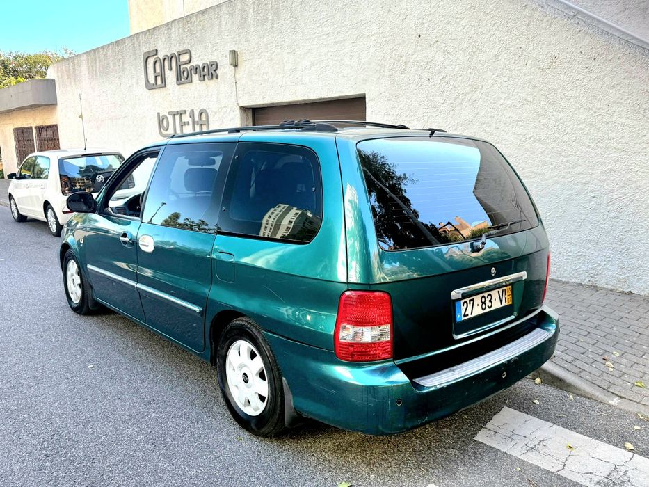 Kia Carnival  2003