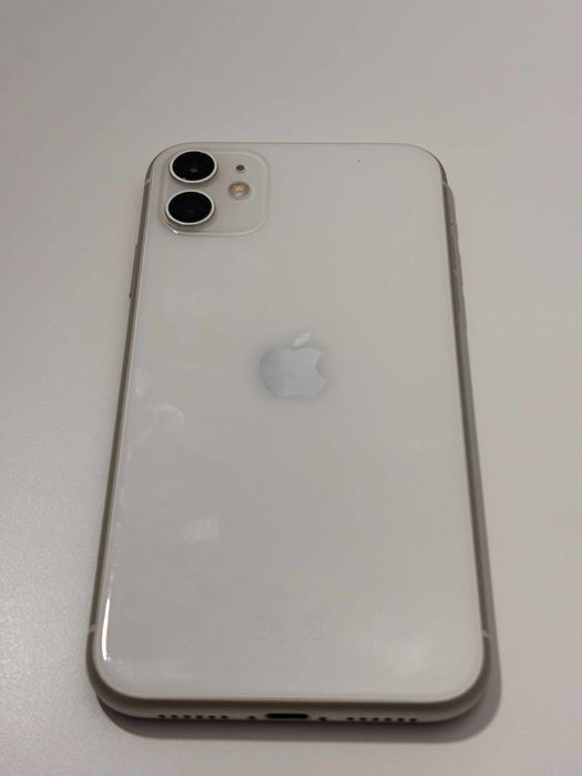 Iphone 11 biały 128gb + 3 etui