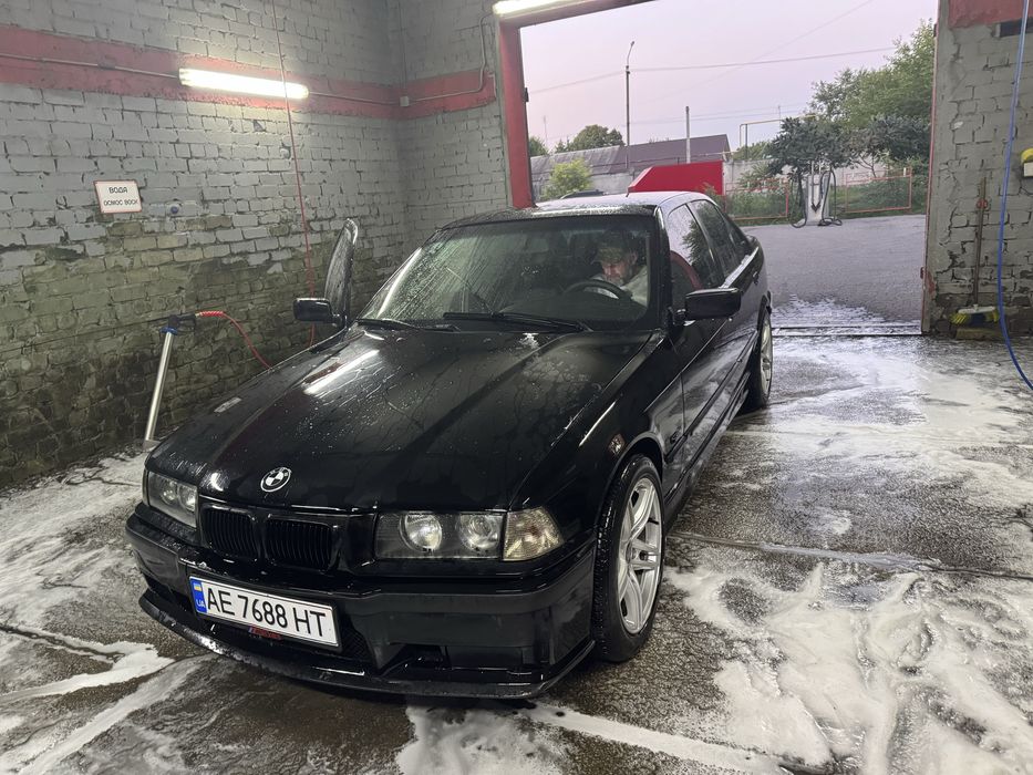 Продам BMW e36 Седан