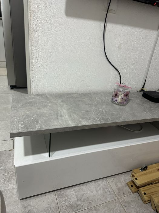 Movel TV branco, preço a negociar