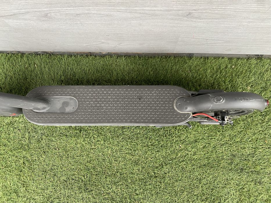 Самокат Mi Electric Scooter Pro