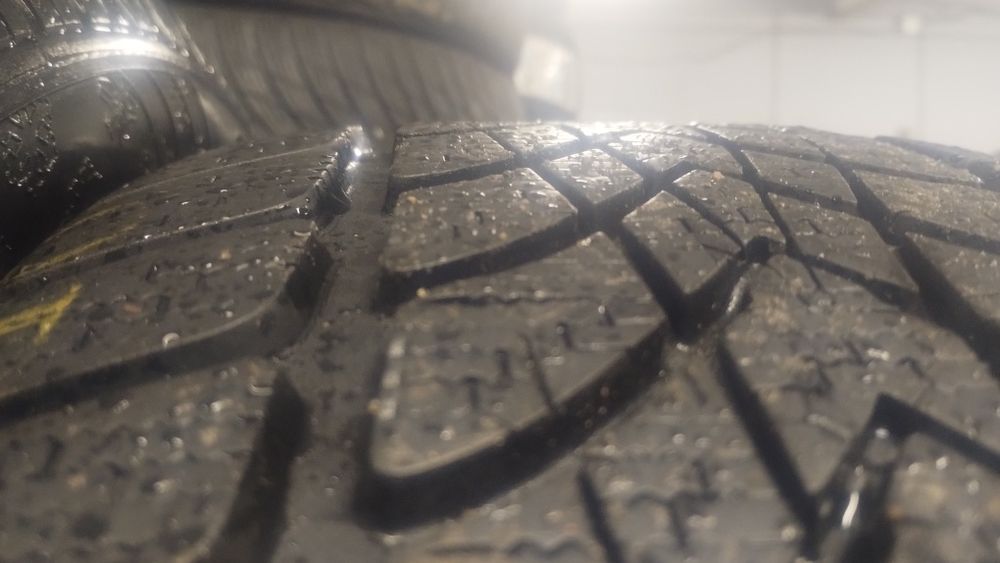 235.50.18 Dunlop dostępne dwie sztuki