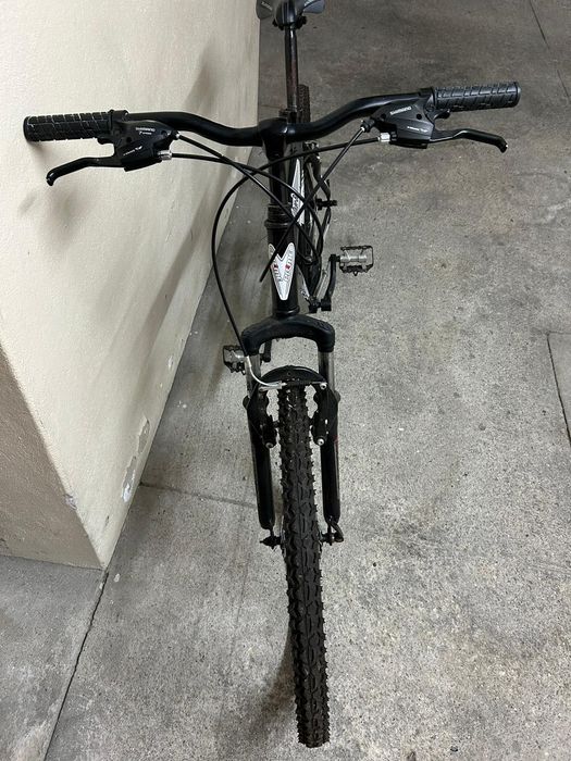 Bicicleta preta nova