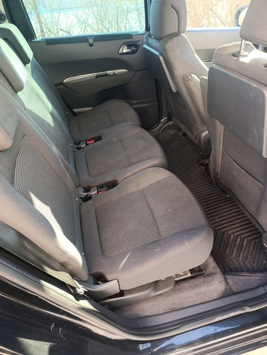 Peugeot 5008 1.6 e-hdi