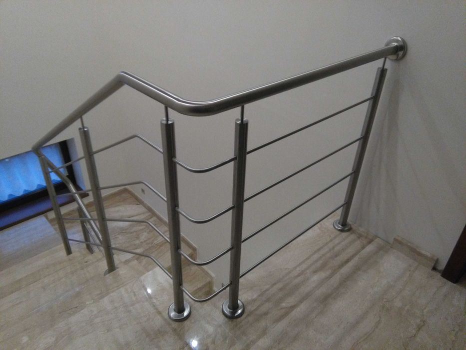Balustrady nierdzewne barierki poręcze z nierdzewki inox balustrada barierka na schody balkon taras