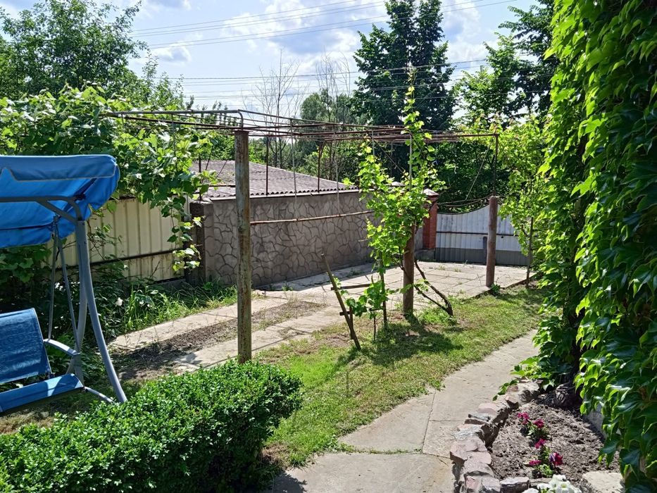 Продам БУДИНОК .Газ,світло,свердловина,10 соток землі