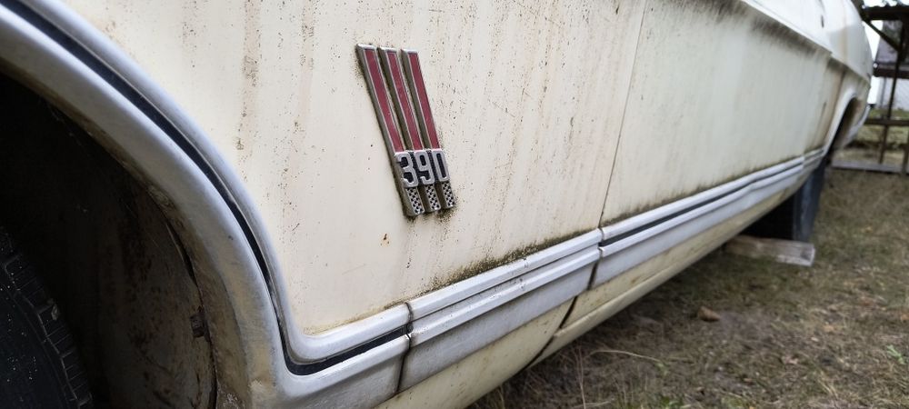 Ford Galaxie 500 nie mustang Camaro - baza do odbudowy części