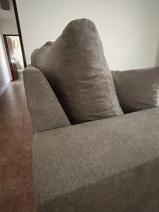 Sofá com Chaise Longue Cinza – 230 cm – Excelente Estado