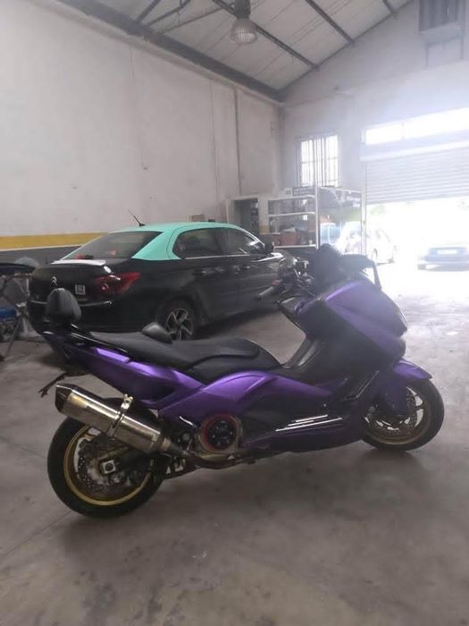 T-max 2014 com 40 000km